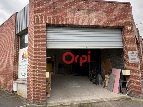 Local commercial 593 m²