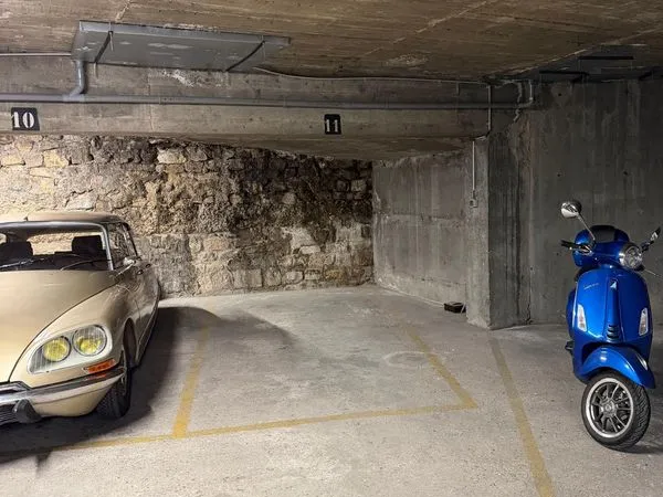 Place de parking couverte - 79 rue Pascal (Paris 13e) - 140 /mois