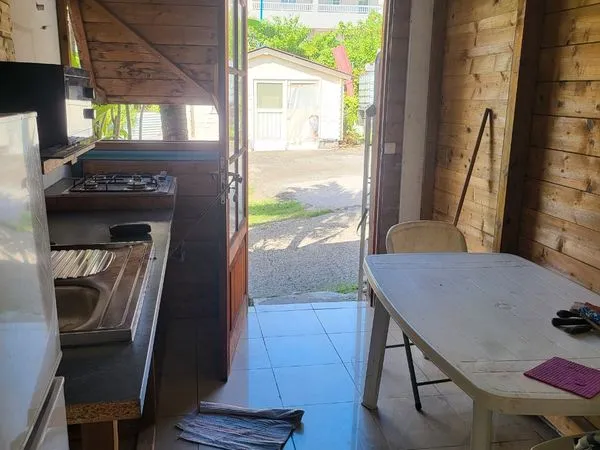 F2 entrée indépendante arriere bourg Ducos