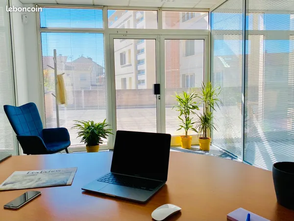 Bureau de 21 m2 - jusqu'à 3 personnes - Champagne-au-Mont-d'Or