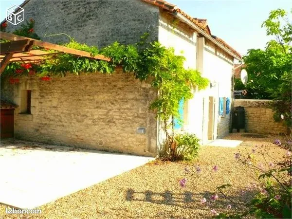 Charmante petite Maison en pierre