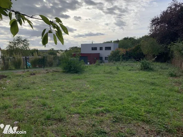 Terrain 1083 m² VEIGNE
