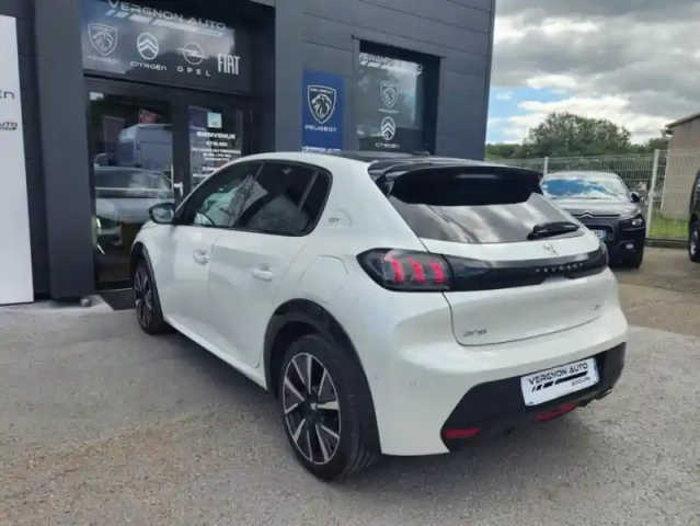 Peugeot 208 ii puretech 130 s&amp;s eat8 gt line — photo 3