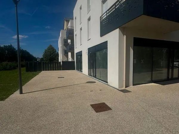Boutique 88 m² LIEUSAINT