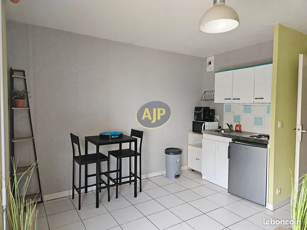 Studio 1 pièce 23 m²