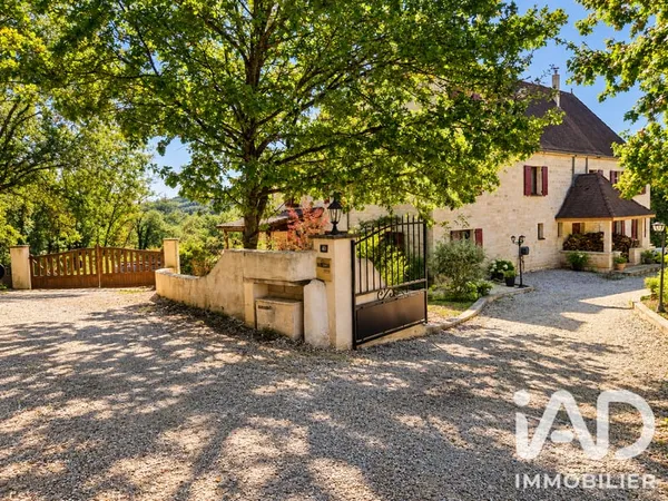 Maison 14 pièces 440 m²