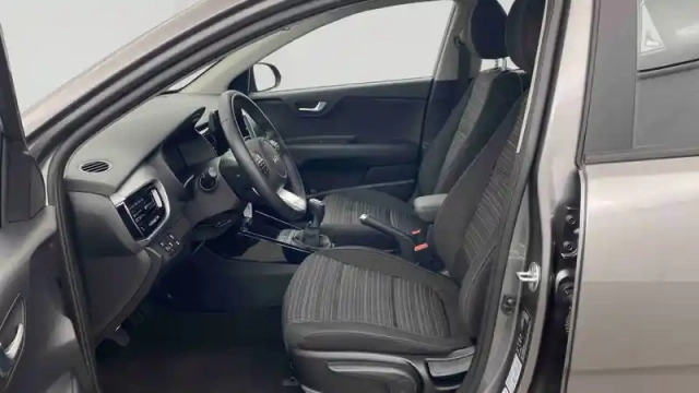Kia Stonic 1.0 t-gdi 100 ch bvm6 — photo 16