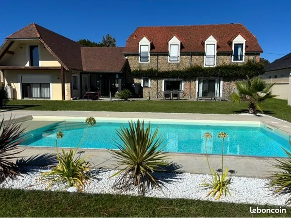 Belle maison en pierres