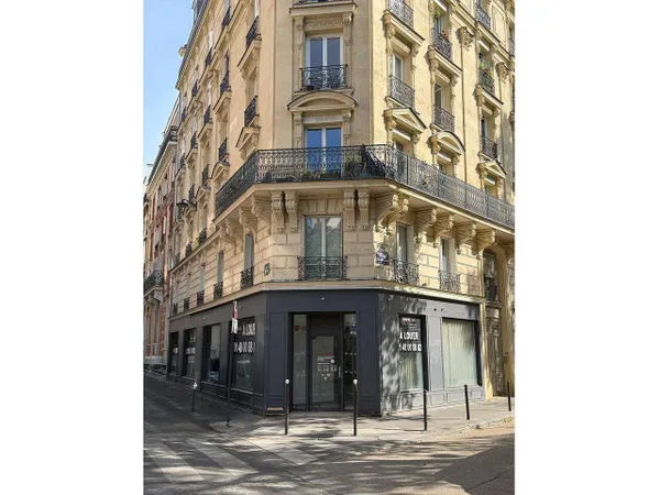 Bureau 124 m²