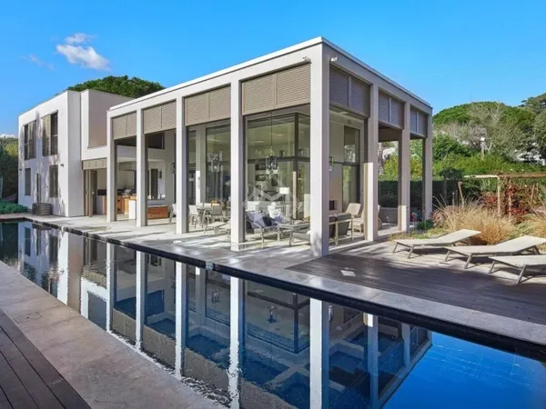 Villa moderne sur les plages de Pampelonne