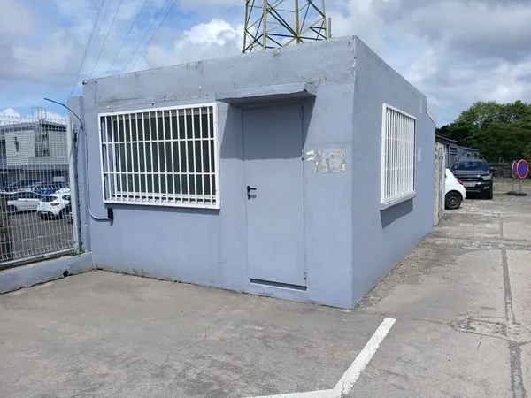 Local aux Abymes 600€