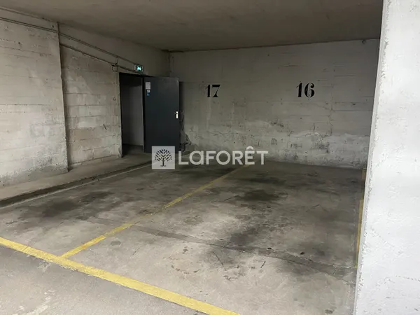 Parking 14 m²