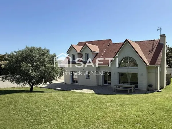 Une villa rare à 200 mètres des plages du Débarquement.