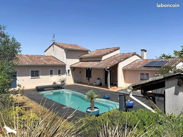 Pavillon 9 pièces 255 m²