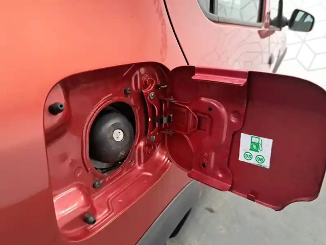 Dacia Sandero sce 75 — photo 60