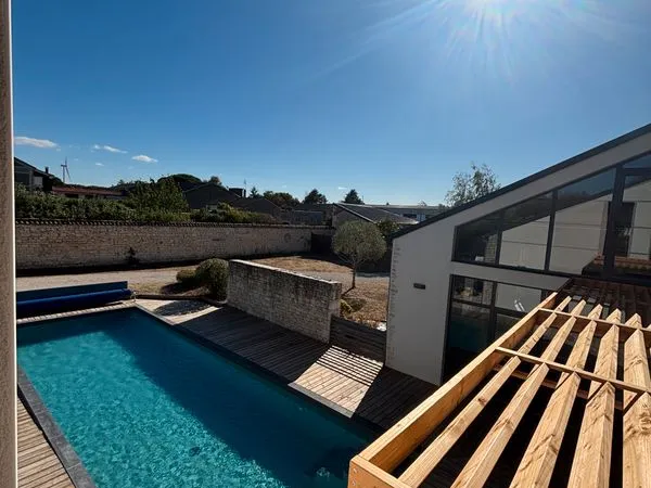 LOFT CONTEMPORAIN+PISCINE 12x4+gge 162m2+1490m2 terrain
