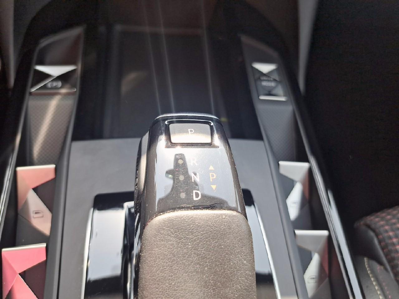 Ds Ds 3 crossback puretech 130 eat8 performance line+ — photo 14