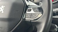 Peugeot 208 1.2 PureTech 100ch S&S Allure EAT8 — photo 16