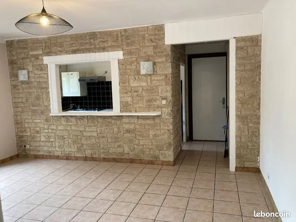 Appartement - 3 pièces - 64m2 - RDC surélevé