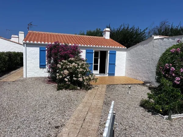 Maison familiale idéalement située au Vieil à la Madeleine