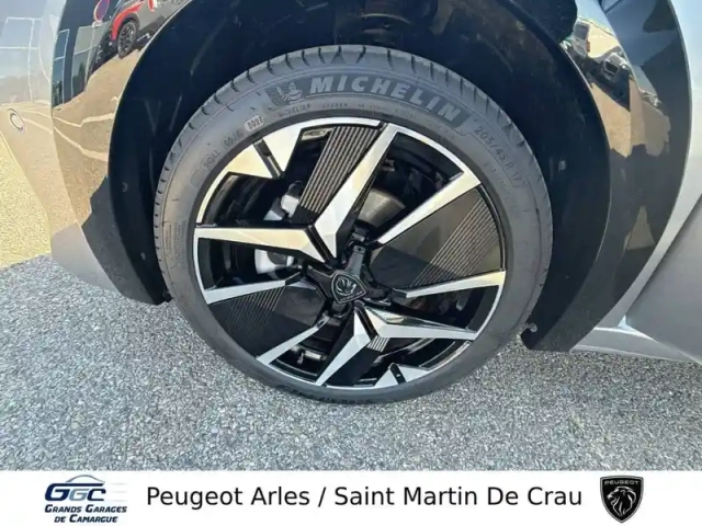 Peugeot 208 hybrid 110 e-dcs6 — photo 11