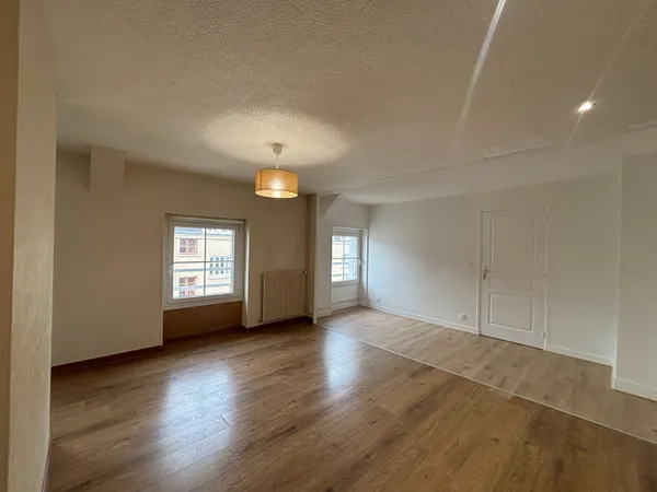 APPARTEMENT T3 - Centre ville rive gauche LAVAL