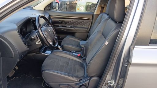 Mitsubishi Outlander 2.0 MIVEC 163 Plug in Hybrid 4WD BVA - Energy Zen – 2017 – 127347 km – Hybride rechargeable – Boîte Automatique — photo 13