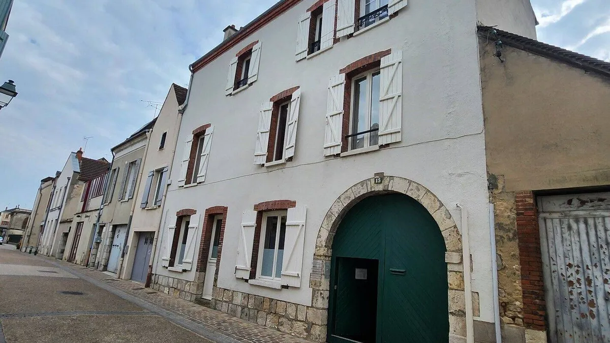 Photo 1