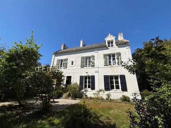 Maison 8 pièces 180 m²