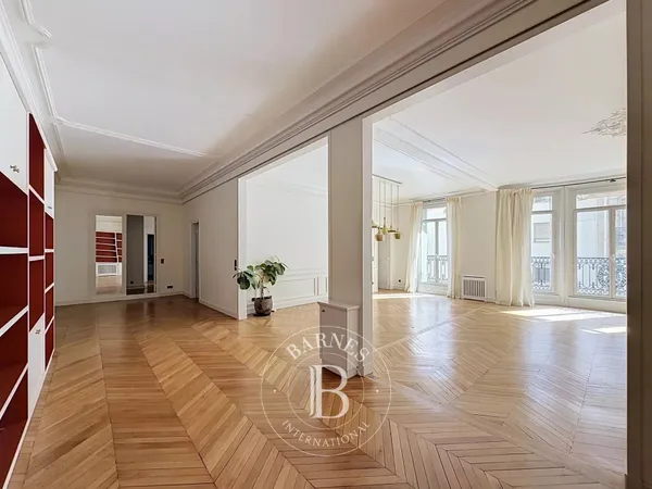 Le service location de la Maison BARNES vous propose ce bien :