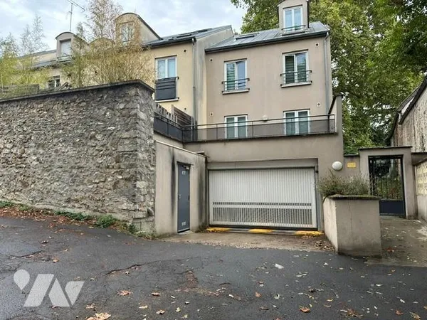 Parking/Garage/Box 68 m²