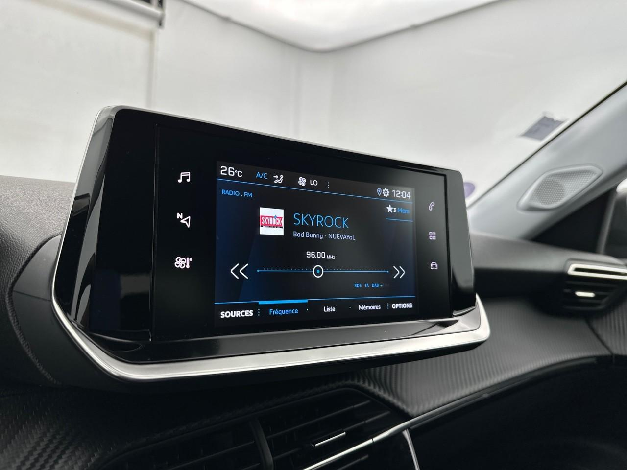 Peugeot 2008 puretech 100 s&s bvm6 style — photo 22