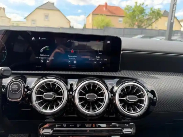 Mercedes Classe A 250 e berline business line — photo 36