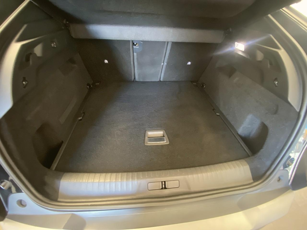 Peugeot 3008 hybrid 136 e-dcs6 gt — photo 6