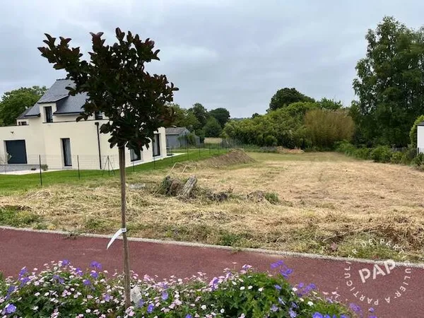 Terrain 614 m²