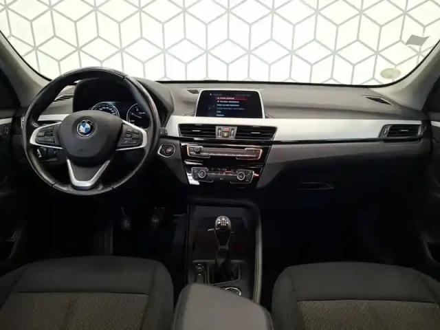 Bmw X1 sdrive 16d 116 ch — photo 11
