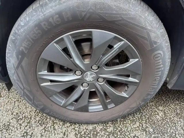 Peugeot 2008 puretech 100 s&amp;s bvm6 — photo 13