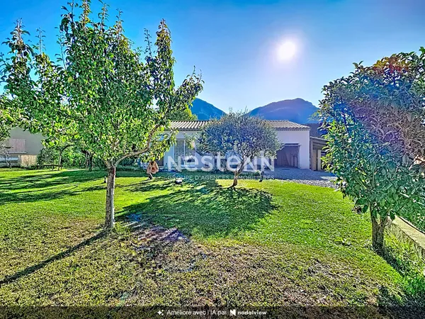 Maison de plain-pied, à vendre à La Motte du Caire - 2 pièces, grand terrain