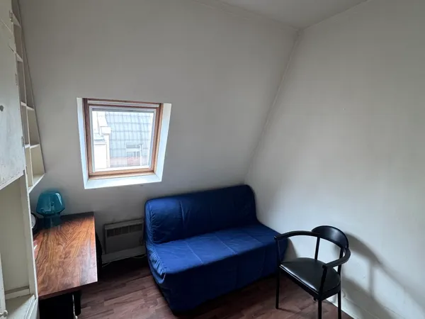 Chambre de bonne meublée - Paris 8e (Quartier Europe)