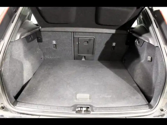 Volvo Xc40 t4 recharge 129 + 82ch plus dct 7 — photo 9