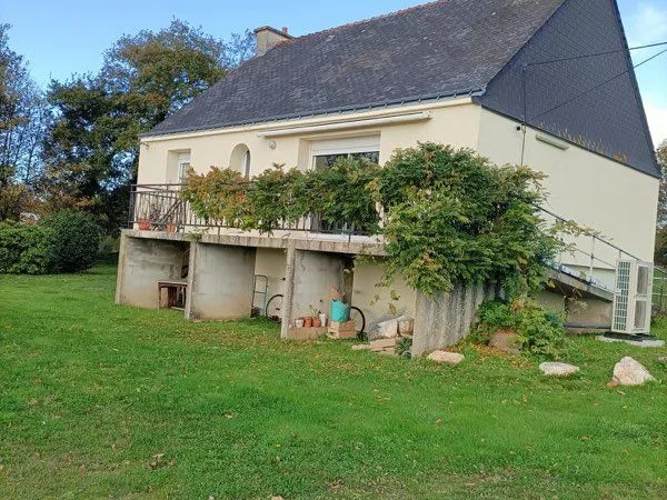 Maison sur sous-sol grand terrain