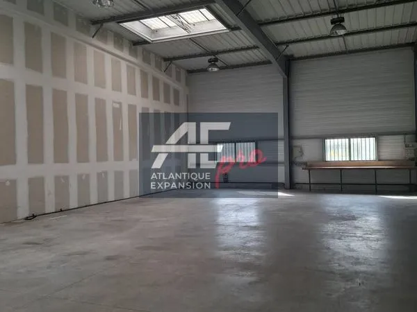 LOCAL D'ACTIVITE 372 m² DONGES