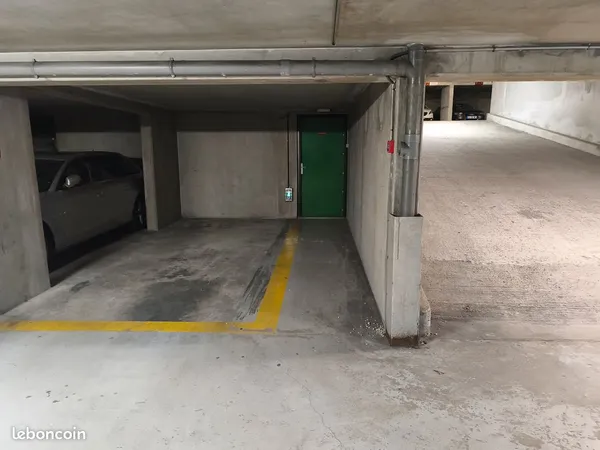 Stationnement Location Levallois-Perret   110€