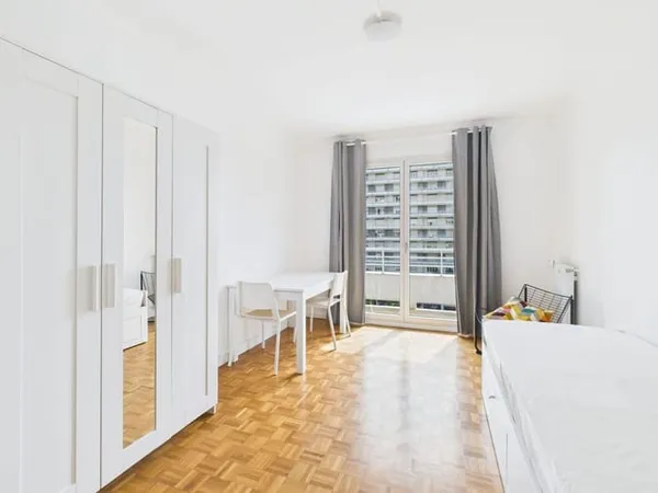 Appartement 1 pièce 93 m²