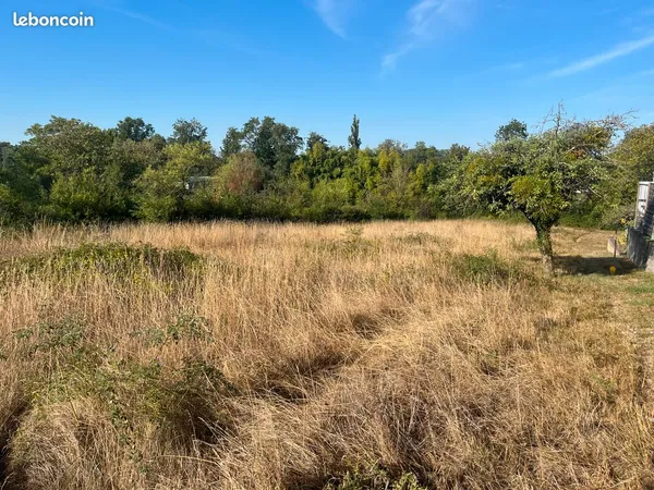 Terrain 1700m2 pour 2 ou 3 maisons