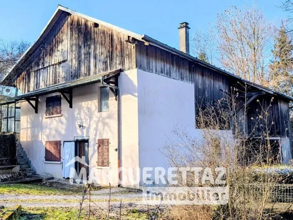 Ancienne bâtisse à rénover sur 4884m² de terrain (Zone N)