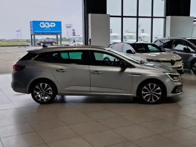 Renault Megane estate 1.5 blue dci 115ch techno edc -23 — photo 4