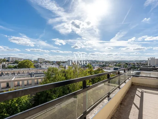 VANVES 4 PIÈCES TRAVERSANT AVEC EXTÉRIEURS, CAVE ET DOUBLE