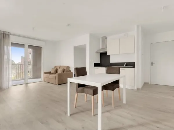 GRAND T2 MEUBLE 44 M2 ROSERAIE - CLIMATISATION