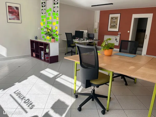 Coworking - Postes de travail - Bureau partagé à Vindry-sur-Turdine
